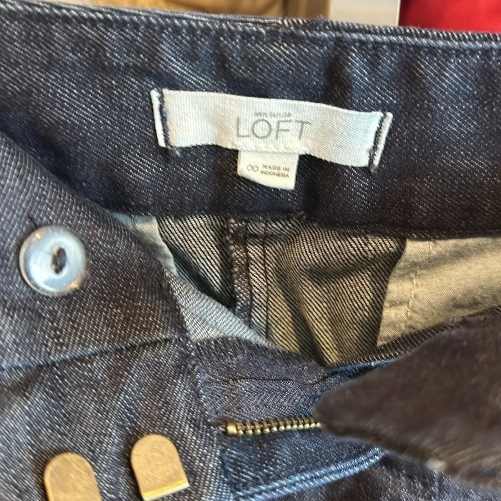 Loft Riviera denim cuffed 2 1/2” shorts size 00 (fits like 0-2)​